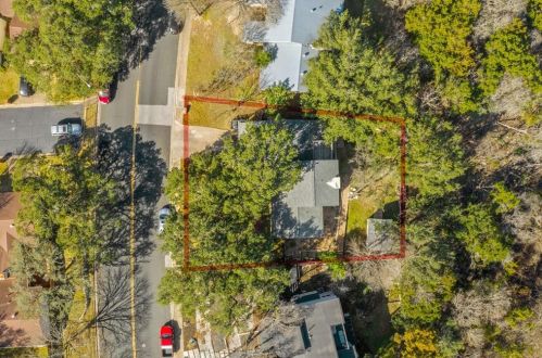 8409 Adirondack Trl, Austin TX 78759-7935 exterior