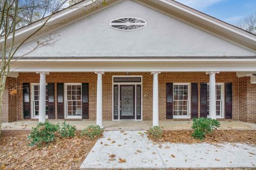 170 Huntcliff Pt, Atlanta, GA 30350-1601