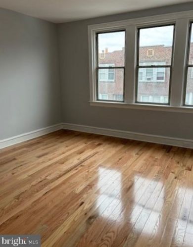 5937 Leithgow St, Philadelphia PA 19123-2127 exterior