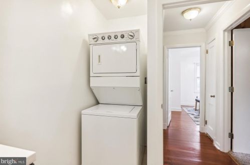 1009 Lewis Ave, Rockville MD 20851-2350 exterior