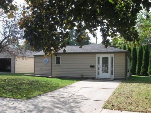 430 31st St, Manitowoc, WI 54220-3610