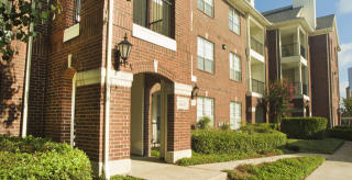 1901 Augusta Dr, Houston TX  77057-3701 exterior