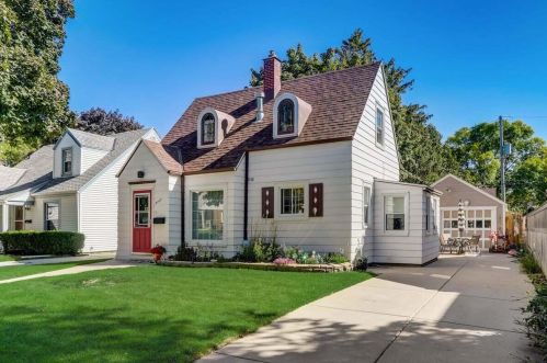 4442 Burrell St, Milwaukee, WI 53207-5024