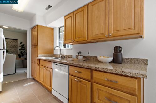 125 Luella Dr, Concord, CA 94523-2905