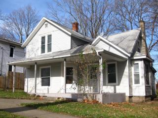 324 1st St, Fennville, MI 49408-7609