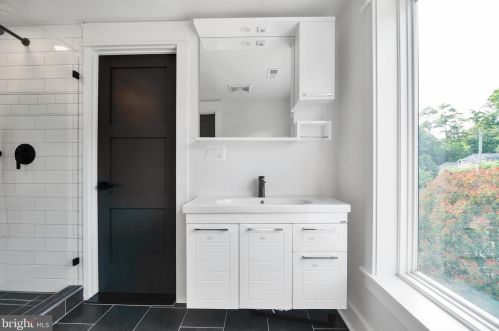 102 Ritchie Ave, Silver Spring MD  20910-5112 exterior