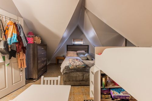 6343 Tripp Ave, Chicago IL 60646-4524 exterior