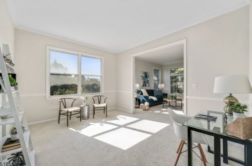 11 Bakley Ter, Town Center NJ  07052-2169 exterior