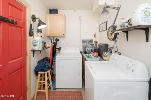 8109 28 Ave, Phoenix AZ 85009-5042 exterior