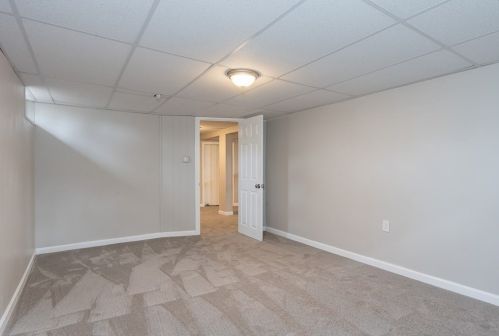 109 Bretton Rd, Springfield MA 01119-2805 exterior