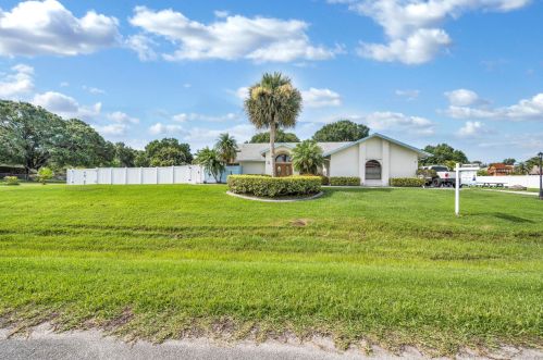 1103 Fleetwood Ln, Fort Pierce, FL 34982-7248