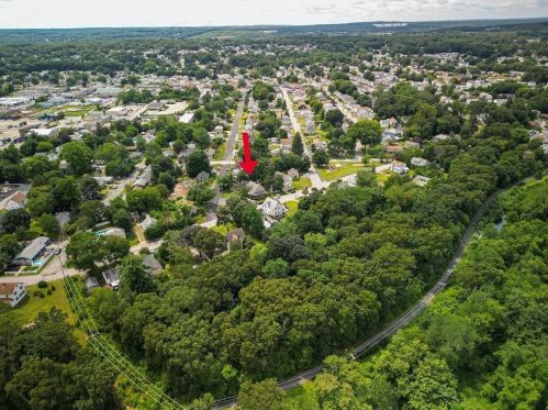 93 Hedley Ave, Providence, RI 02919-4315