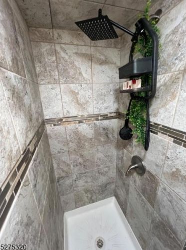 1452 Front St, Plainfield NJ 07060-1033 exterior