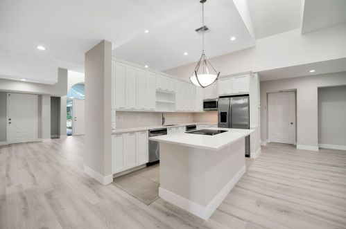 3997 5 Ave, Boca Raton FL 33432-6073 exterior