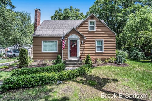 680 Miller Dr, Meskegon, MI 49445-2843