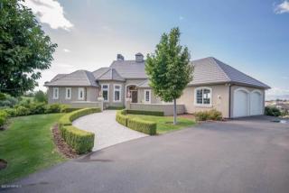 7002 Scenic Dr, Yakima WA  98908-1045 exterior