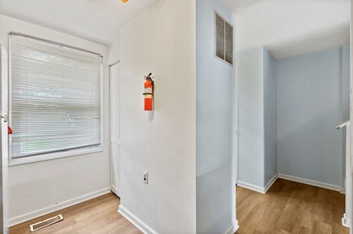 501 Bonnie Brae Dr, Moon Twp PA  15108-3851 exterior