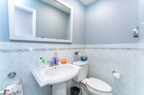 1570 Franklin St, Clark NJ  07066-2517 exterior