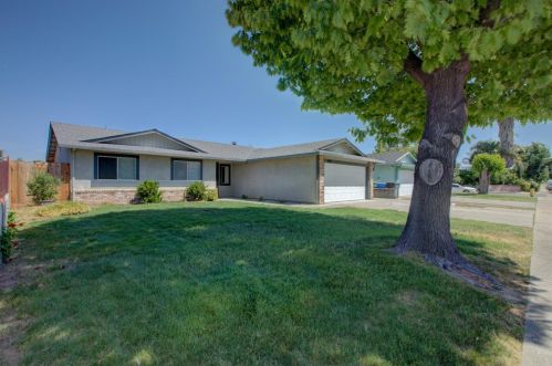 1800 English Ave, Turlock, CA 95380-6384