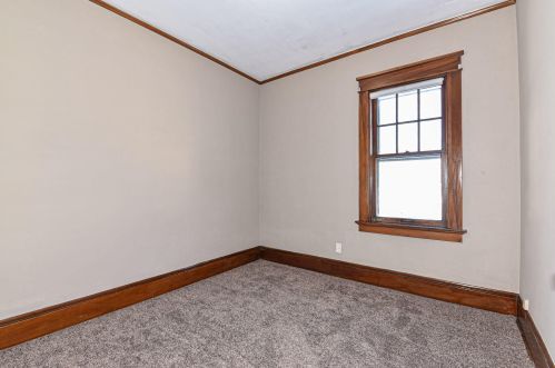 348 Howard Ave, Milwaukee WI 53235-4807 exterior