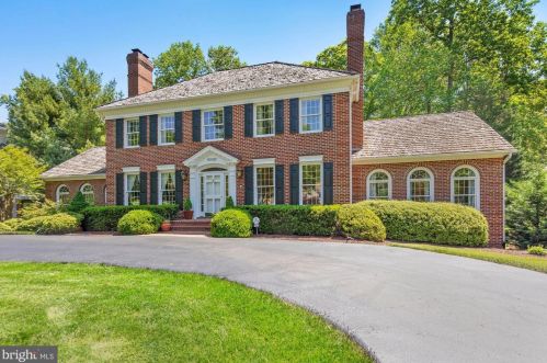 10028 Avenel Farm Dr, Rockville MD  20854-5412 exterior