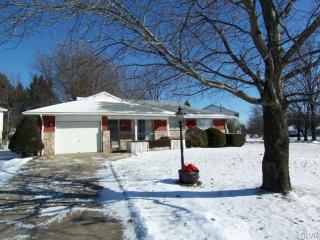 2180 Pinehurst Rd, Bethlehem PA  18018-1440 exterior