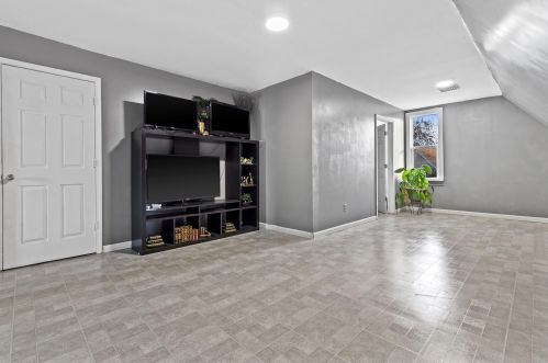 1418 Hayes Ave, Milwaukee WI 53215-3139 exterior