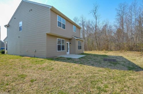 1912 Harvick Ct, Greensboro NC  27405-9695 exterior