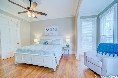 523 Clay Ave, Meskegon MI 49440-1002 exterior