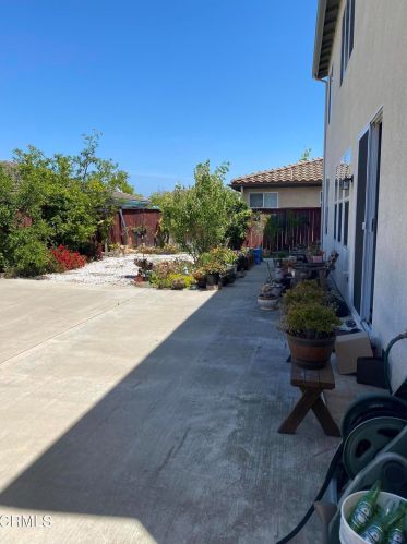 1331 Martin Luther King Jr Dr, Oxnard CA  93030-2575 exterior