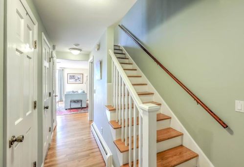 164 Butler Ave, Providence, RI 02906-5330