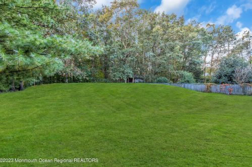 442 Frank Applegate Rd, Jackson Twp NJ 08527-2454 exterior