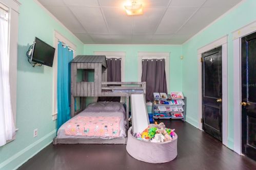 10012 Annette Ave, Tampa FL 33612-6826 exterior