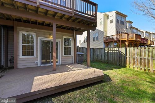 6747 Applemint Ln, Alexandria VA 22310-2649 exterior