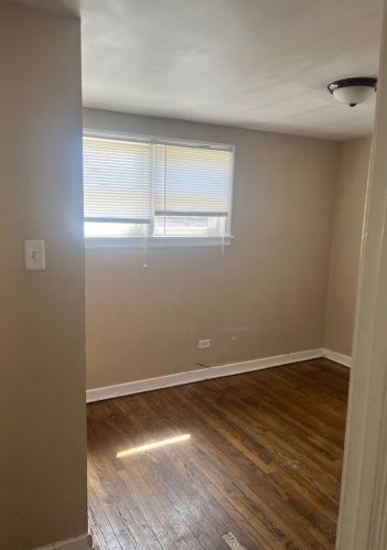 14211 Wallace Ave, Chicago IL 60827-1143 exterior