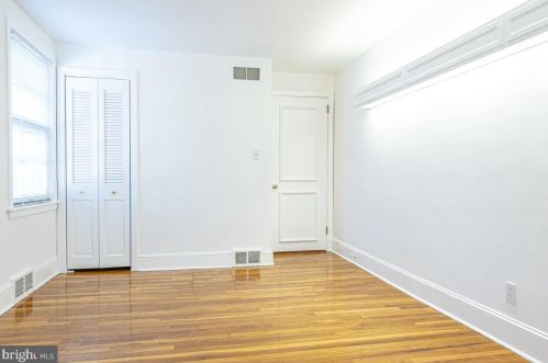 456 Gladstone Ave, Tavistock NJ 08033-4005 exterior