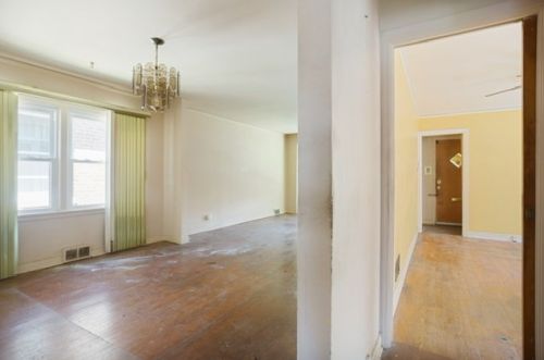 8516 Blackstone Ave, Chicago IL 60637-1823 exterior