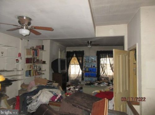 2419 Carlisle St, Philadelphia PA 19132-4018 exterior