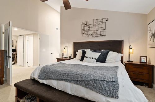 5394 Bloch St, San Diego CA 92122-4015 exterior