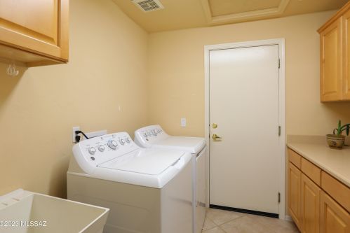 11438 Mtn Breeze Dr, Tucson AZ 85737-7247 exterior