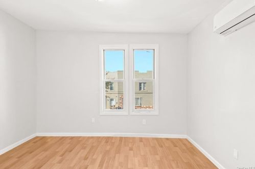 2732 Holland Ave, Bronx NY 10467-8709 exterior