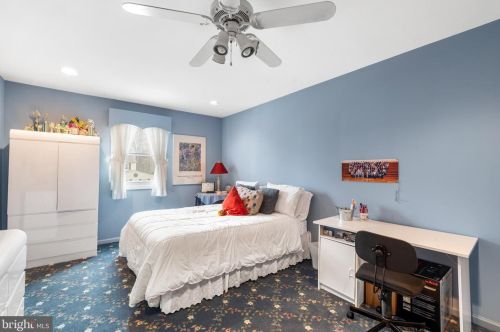 3738 Levy Ln, Huntingdon Valley PA 19006-3108 exterior