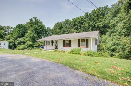 19411 Jerusalem Rd, Poolesville, MD 20837-8404