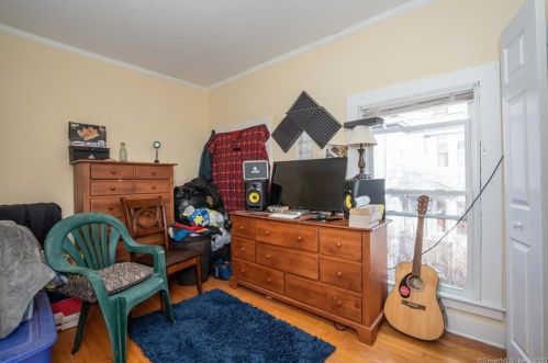 111 Eldridge St, Manchester CT  06040-5551 exterior