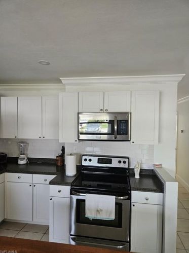 758 93 Ave, Naples FL 34108-2441 exterior