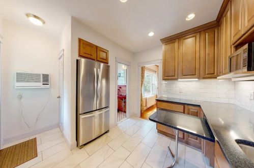 293 Doyle Ave, Providence RI 02906-3354 exterior