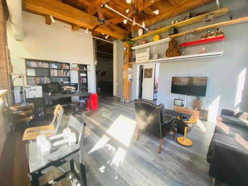 331 Peoria St, Chicago IL 60607-3509 exterior