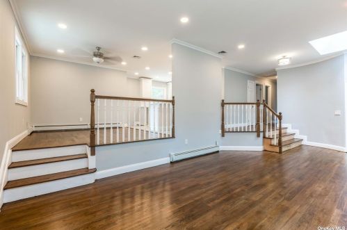 8 Fernwood Dr, Commack NY  11725-4714 exterior