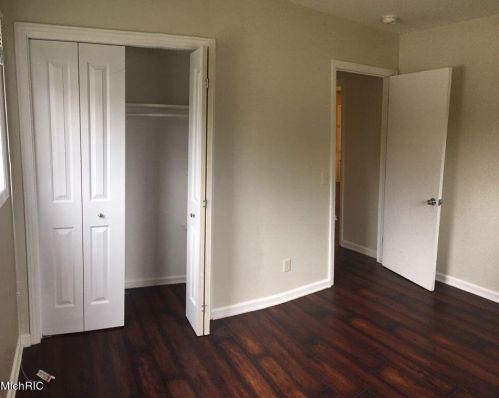 2705 32nd St, Grand Rapids MI 49512-1735 exterior