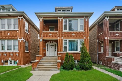 4835 Komensky Ave, Chicago, IL 60632-4112